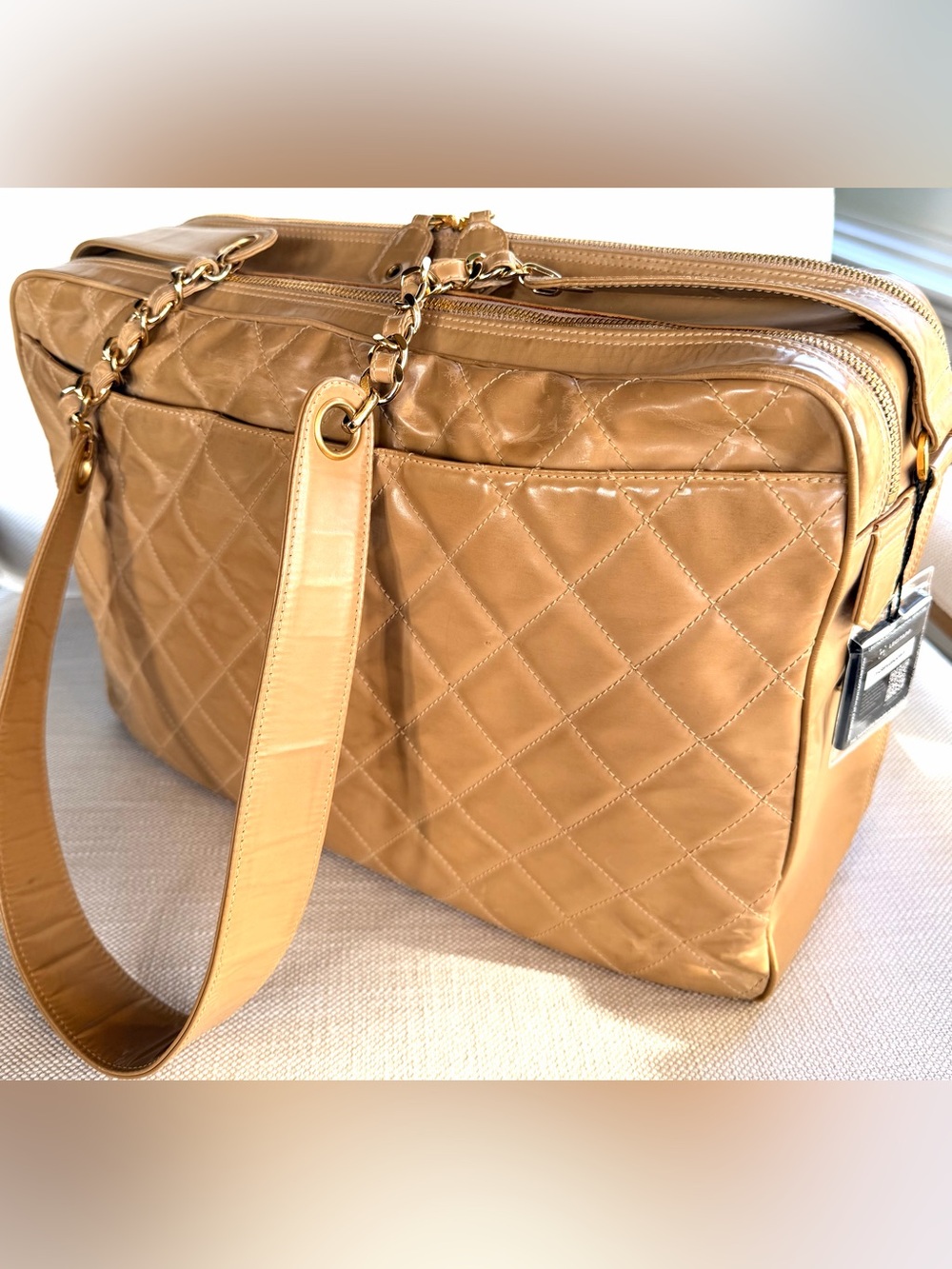 CHANEL Quilted Tan rWomen's Shoulder Bag